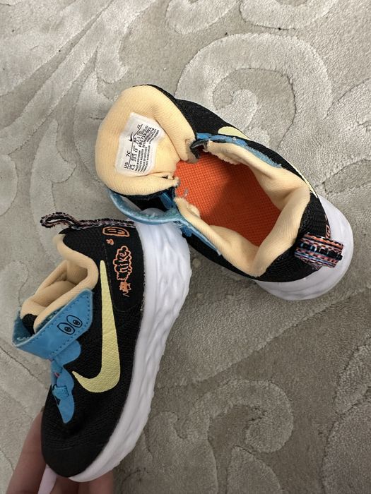 Adidas Under Armour, Nike