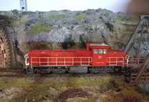 piko BR92 locomotiva digitala cu sunet

Lumini frontale alb/roșu
Tracț