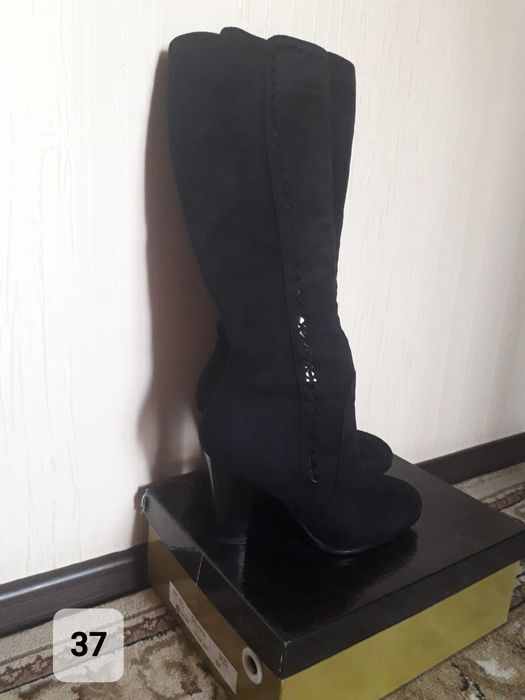 Продам женские сапоги