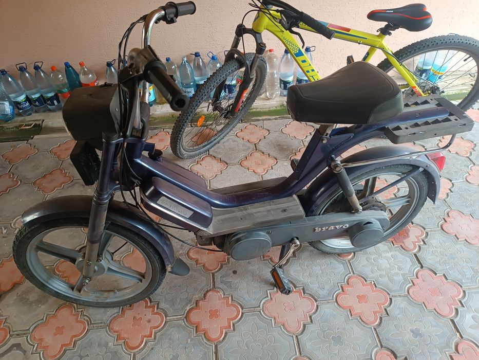 Vând Piaggio bravo