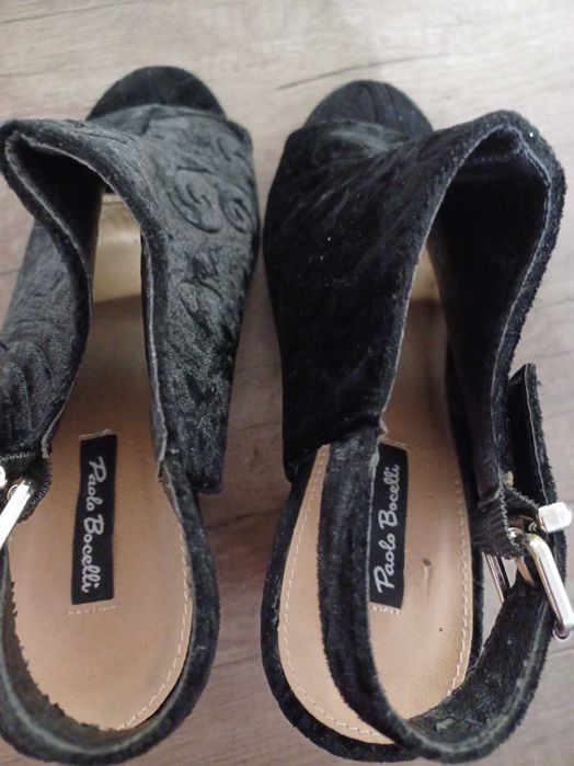 Носени веднъж обувки