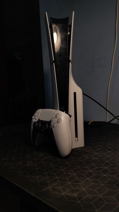 Consola PS5 Disc + Controller, Cont cu jocuri digitale