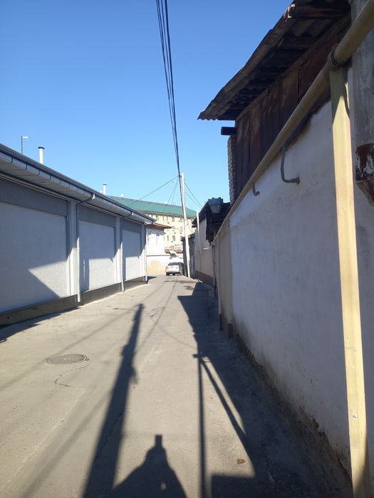 Дом Кукча махалла 4.7 соток земли старый дом под слом можно строится