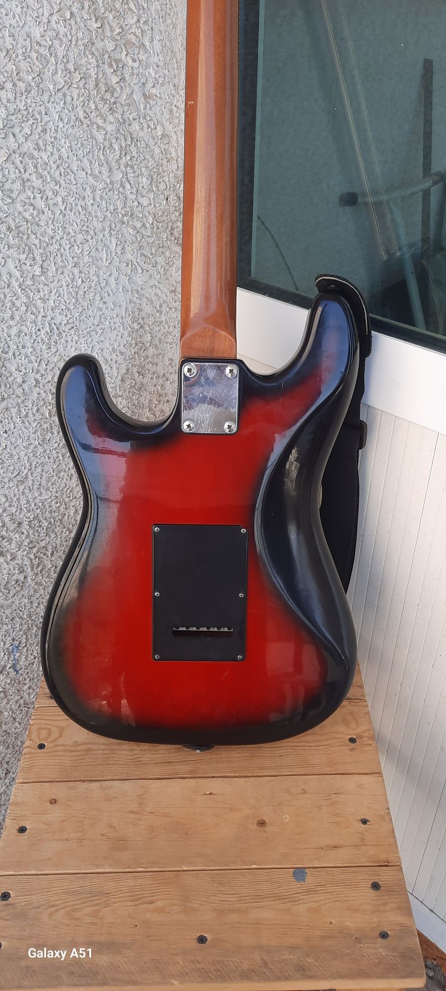 Elektro gitara SAMIC