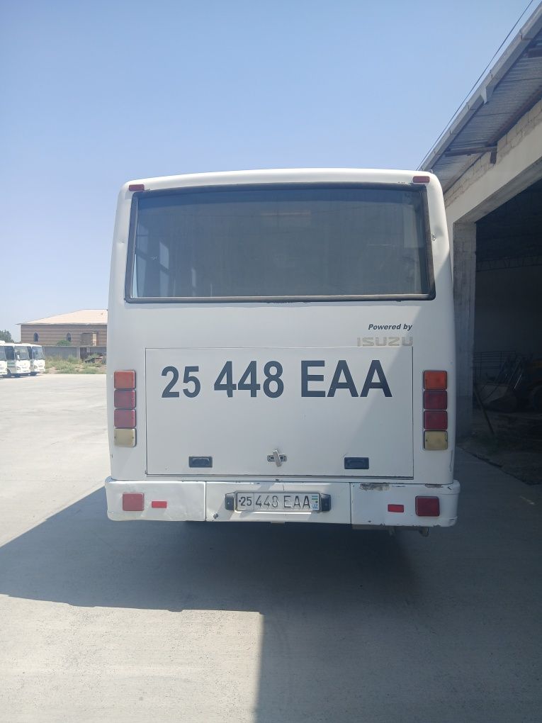 Isuzu 2013 yili narxi 11 100 $