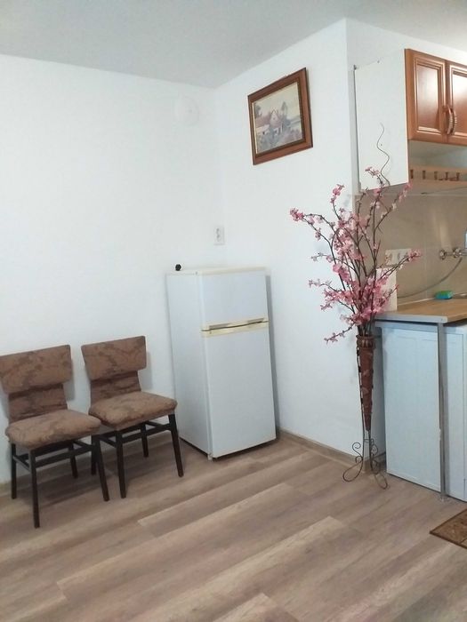 Продавам Таван-Хоби