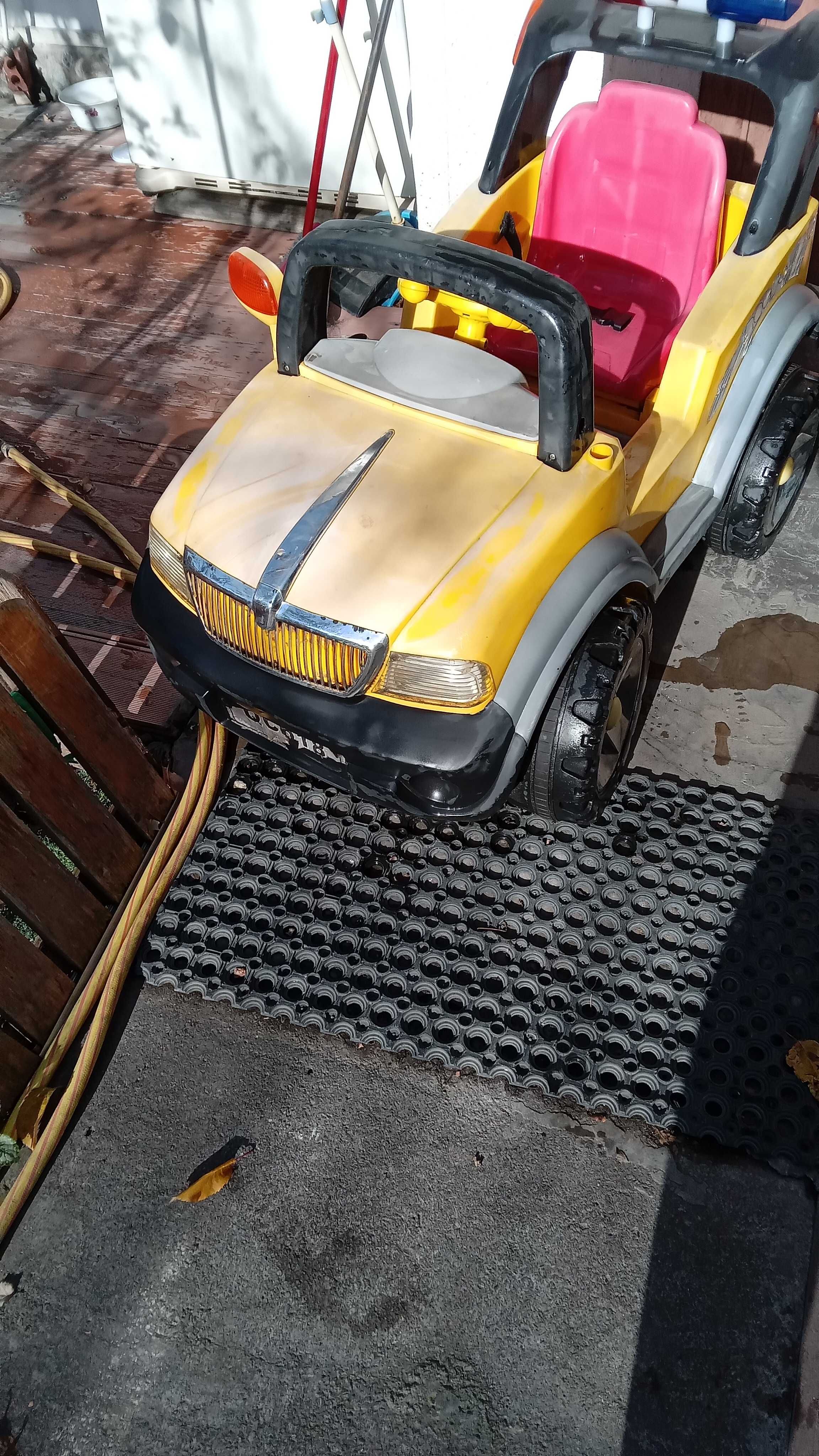 Детский автомобиль игрушечный