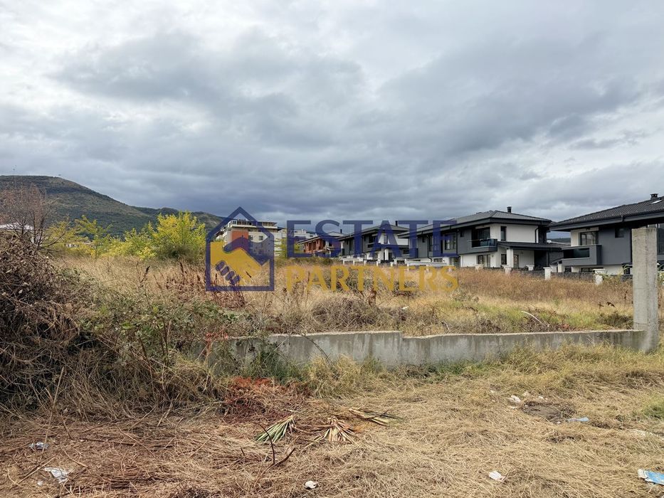 Парцел в Пловдив, област-с.Марково площ 3640 цена 500000