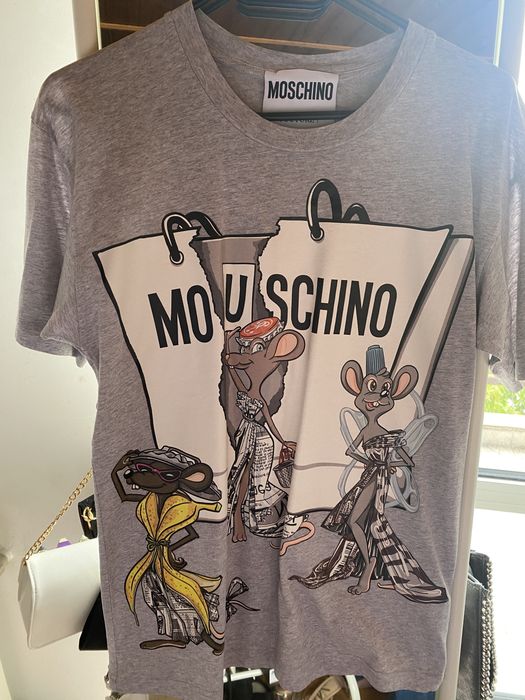 Tricouri noi cu eticheta