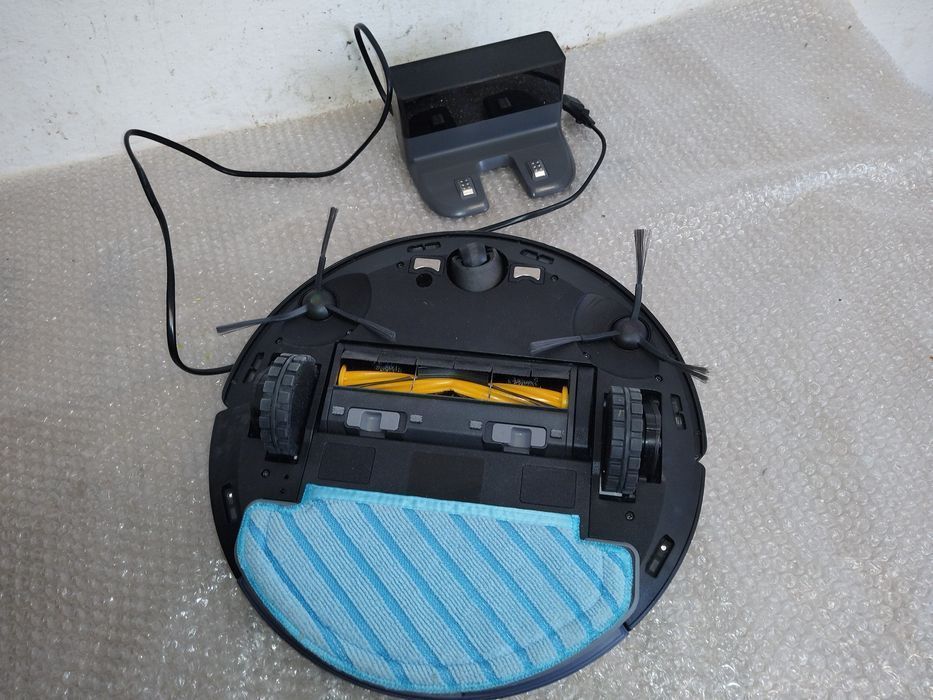 Aspirator robot Deebot model  CH1882 Nu porneste