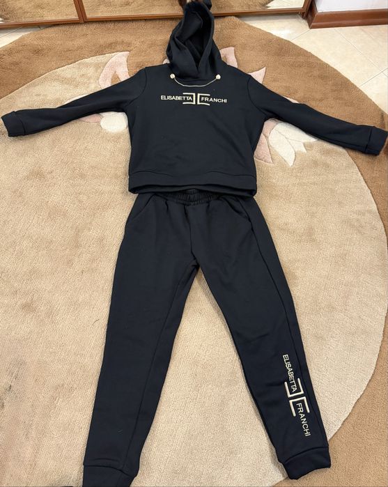 Комплект М размер, 80 лв.