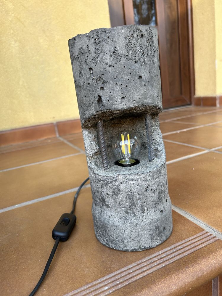 Lampi din beton/urban art