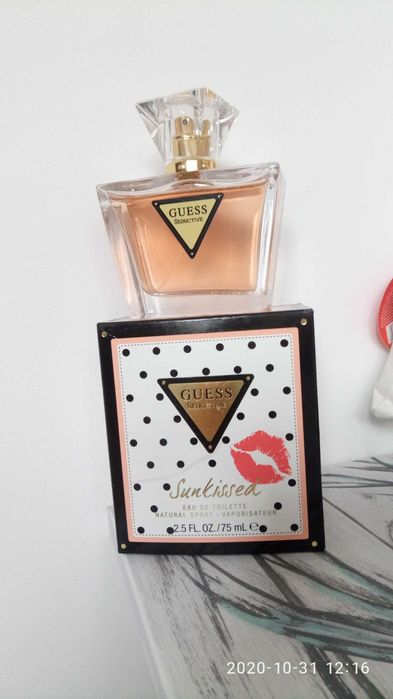 Дамски парфюми, нежни аромати.