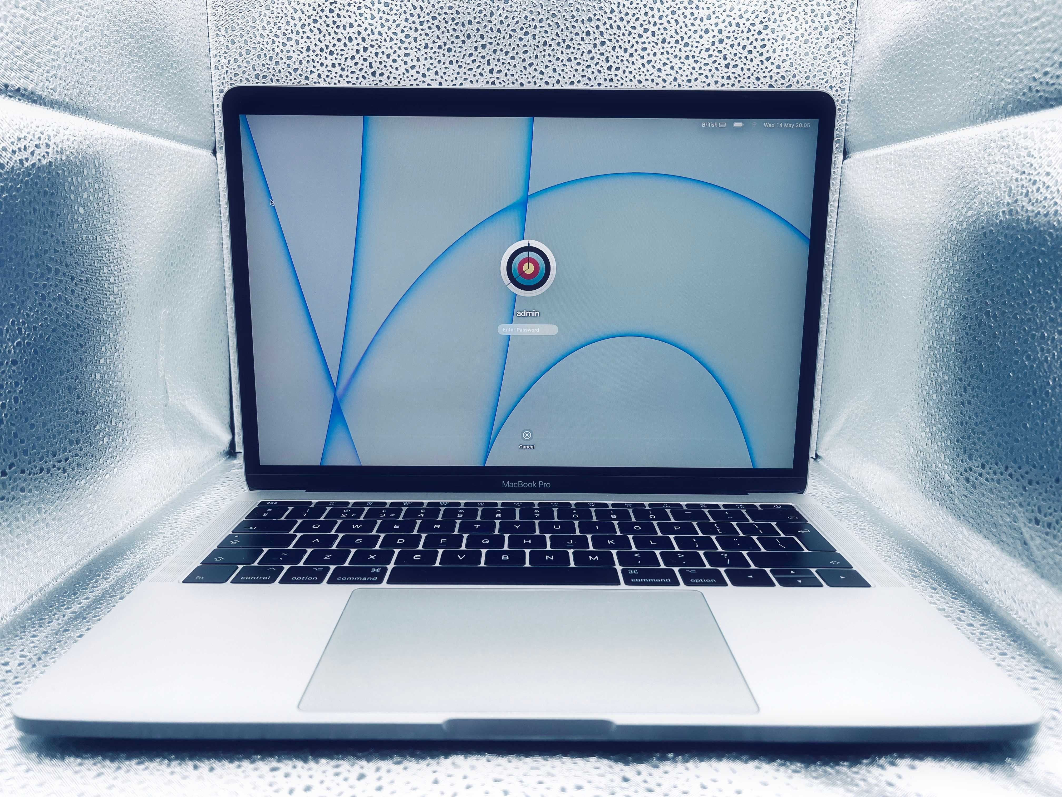 Apple MacBook PRO 13' A1708 mid 2017 i7 2.5Gz 16GB 256 GB SSD Silver
