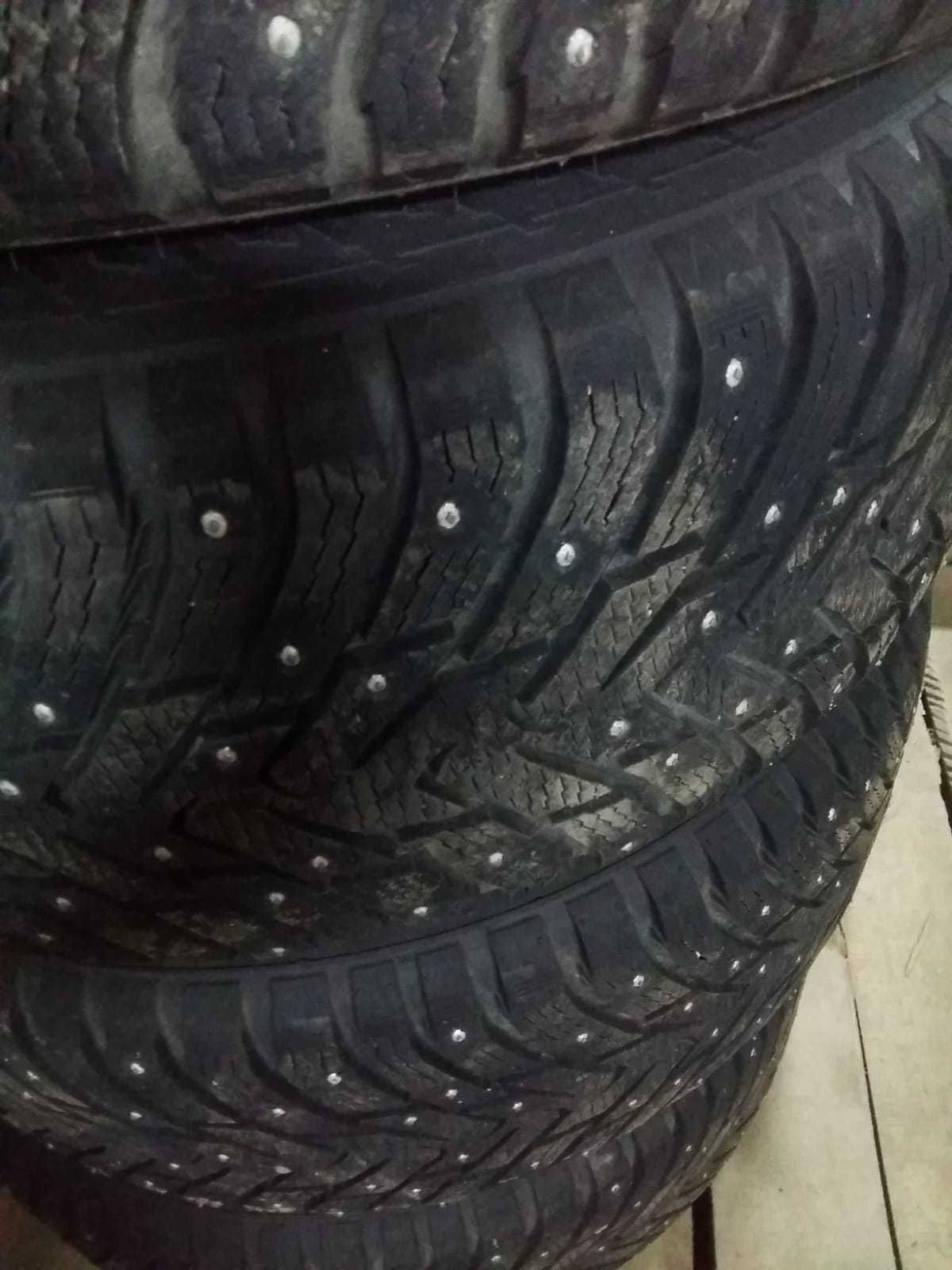 Продам шины с дисками Nokian Hakkapeliitta 8 SUV 285/60 R18