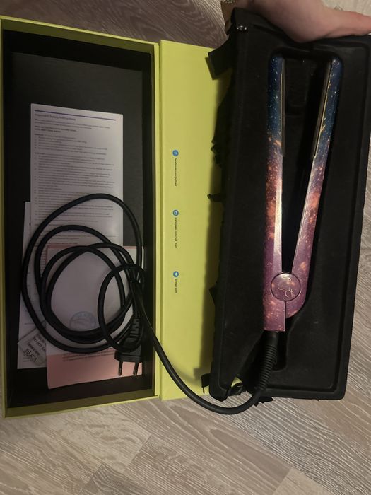 Преса за коса с кутия и документи