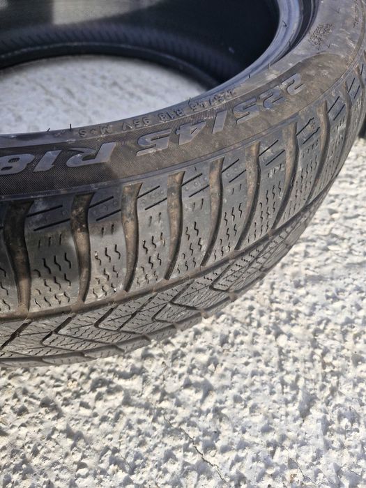 Set Pirelli Winter Sottozero 3 r-f* (BMW): 225/45R18 + 255/40/R18