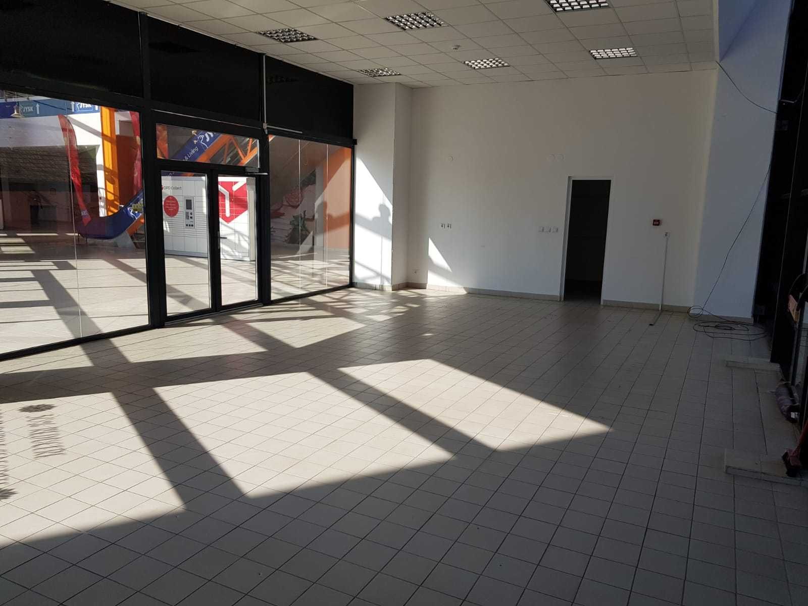 Spațiu comercial stradal de închiriat