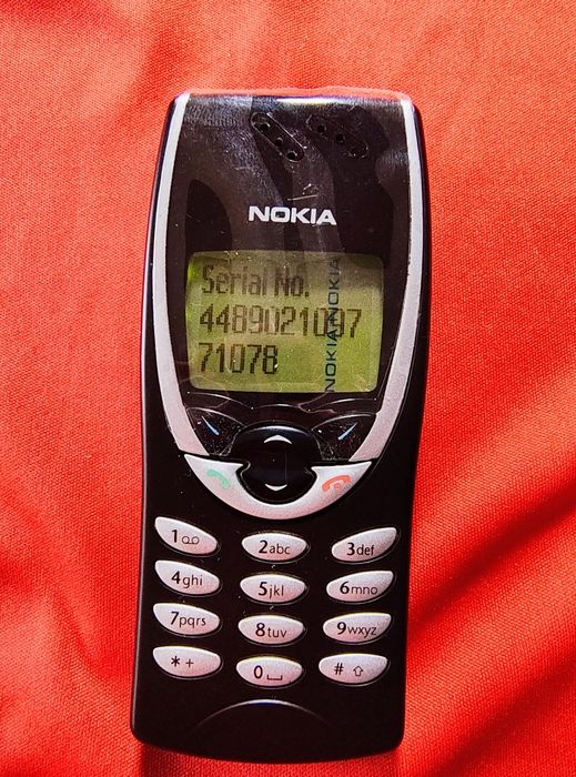 Nokia 8210 ( decodat)