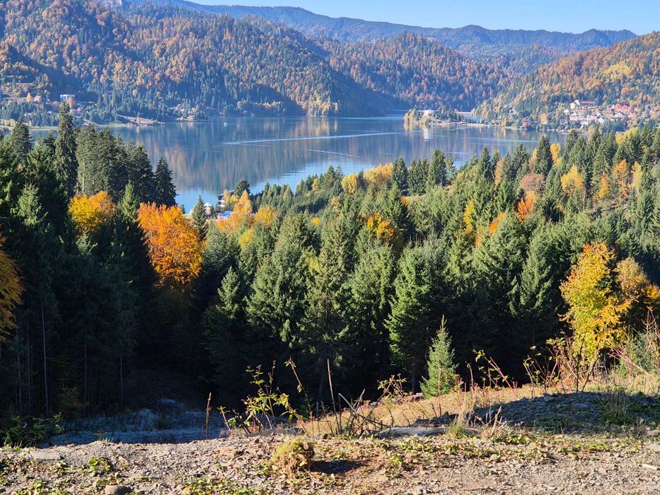 Vand teren intravilan langa lacul Colibita
