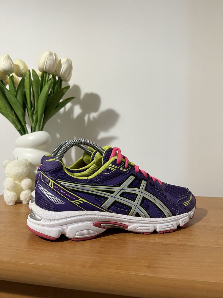 Оригинални маратонки Asics 39 номер