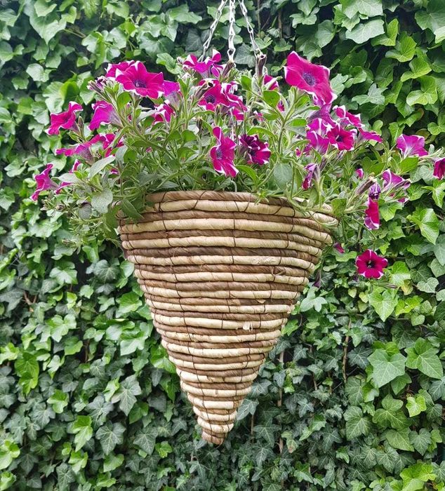 Ghiveci suspendat, cos conic, din impletitura naturala, 30cm