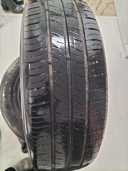 Продается шины 16-го размера.