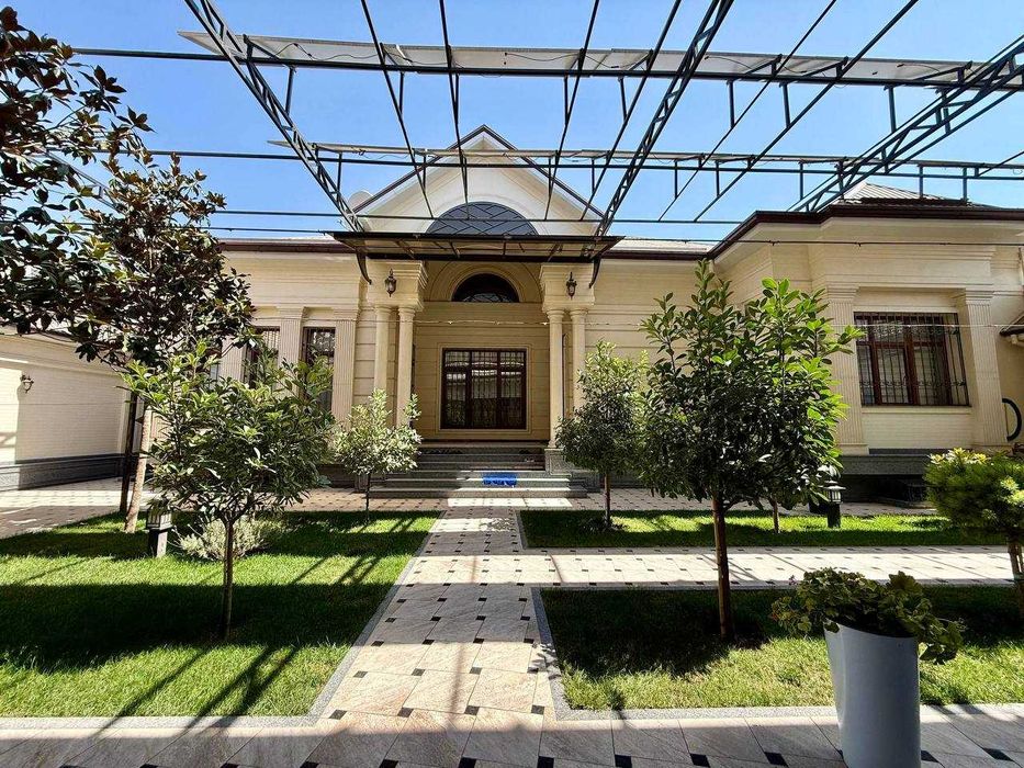 Продается дом на районе Юнусабад за отличную цену