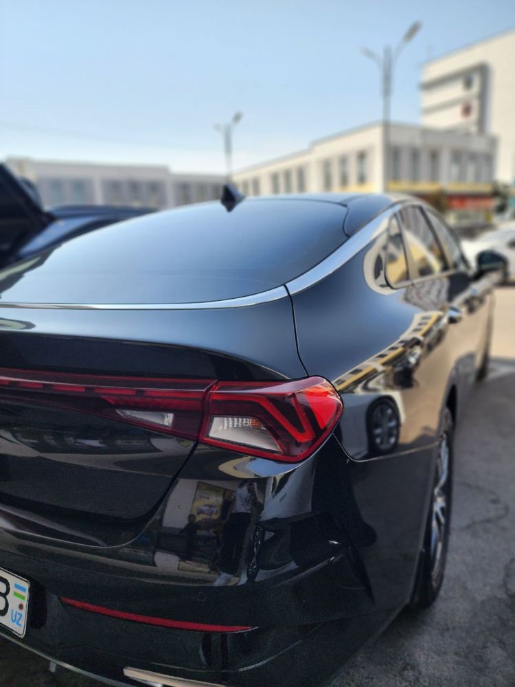 Kia k5 faqat NAXT