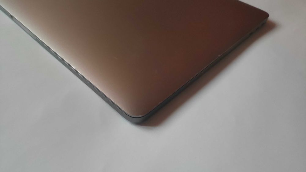 Macbook pro a1706 2017 г. retina display, touchbar