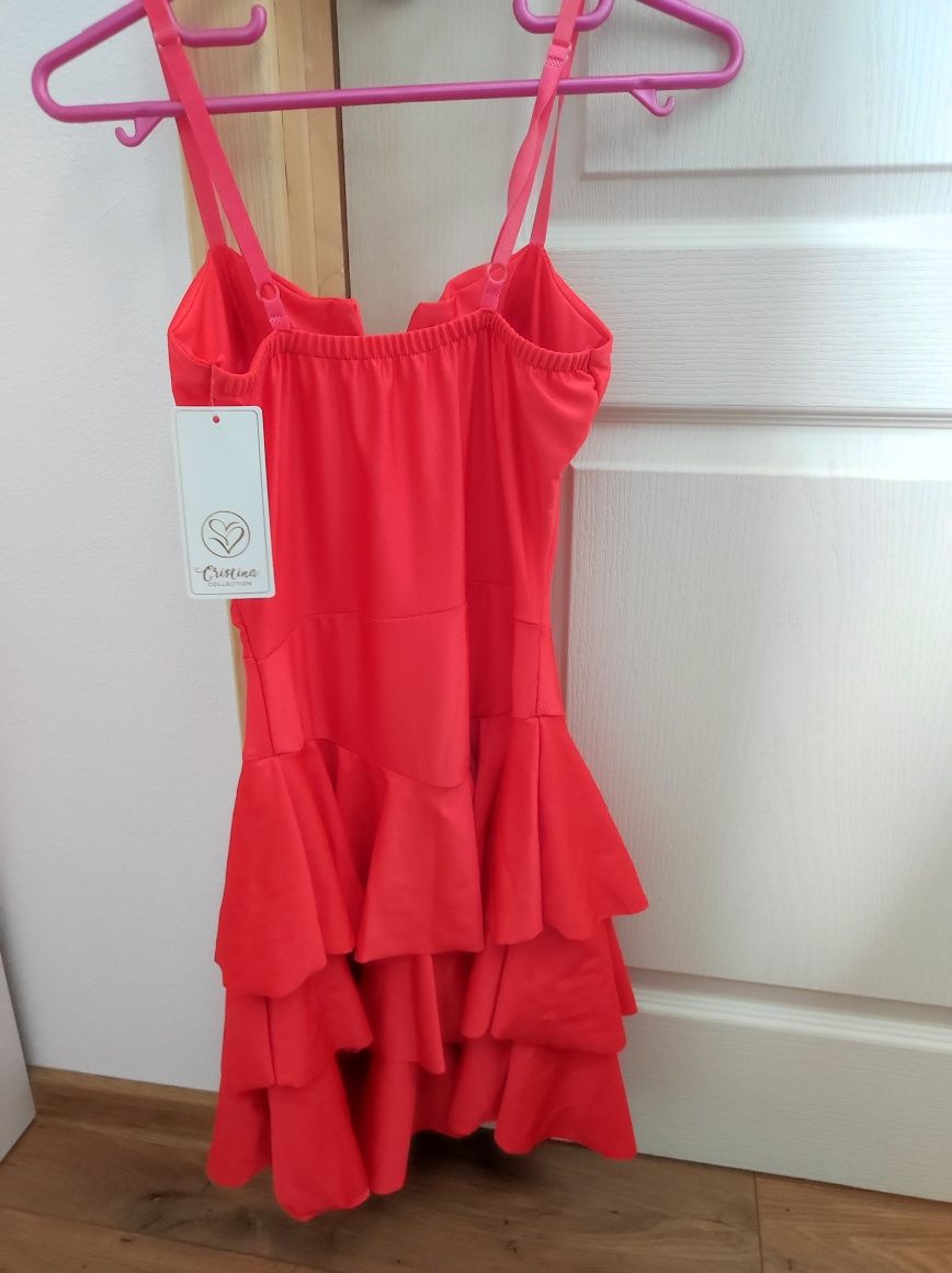 Rochie elegantă cu volane