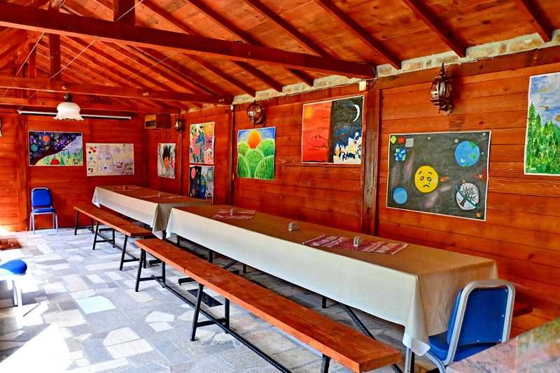 Complex de vacanta, 6 casute, cabana, sauna, terase pe 2.300 mp