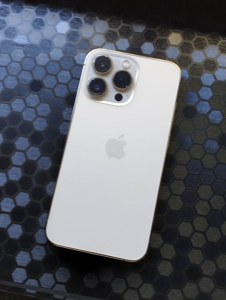 iPhone 13 Pro  KH/A
