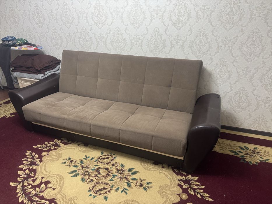 Продается диван.