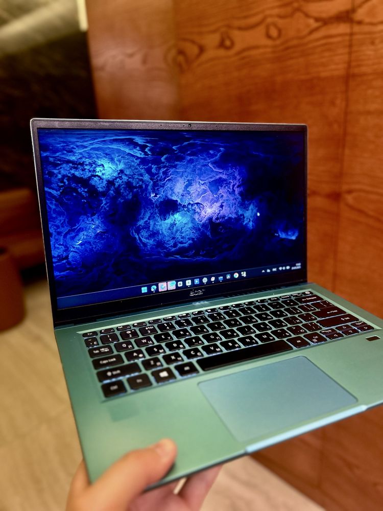 ультрабук  Acer Swift 3 16 ГБ ОЗУ  SSD 512 ГБ обмен на Айфон