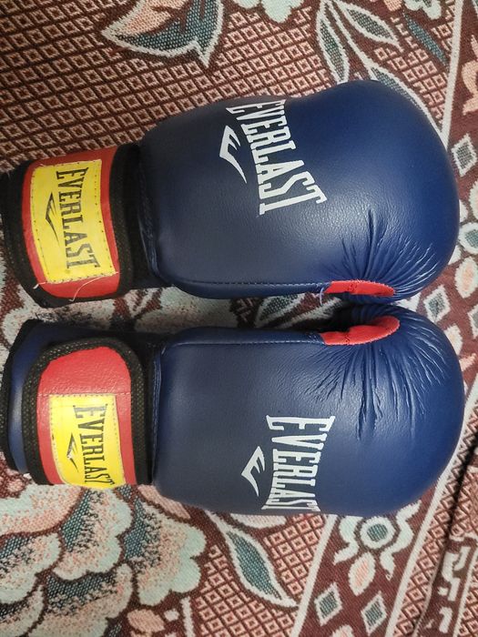 Боксерские перчатки