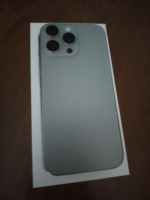 IPhone 16 pro max 256 GB baterie 99%