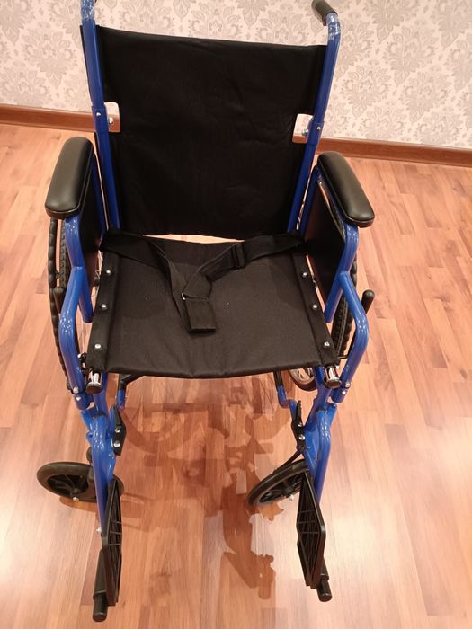Инвалидная коляска для дома и улицы