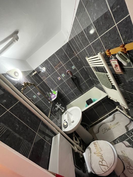 Inchiriez apartamente