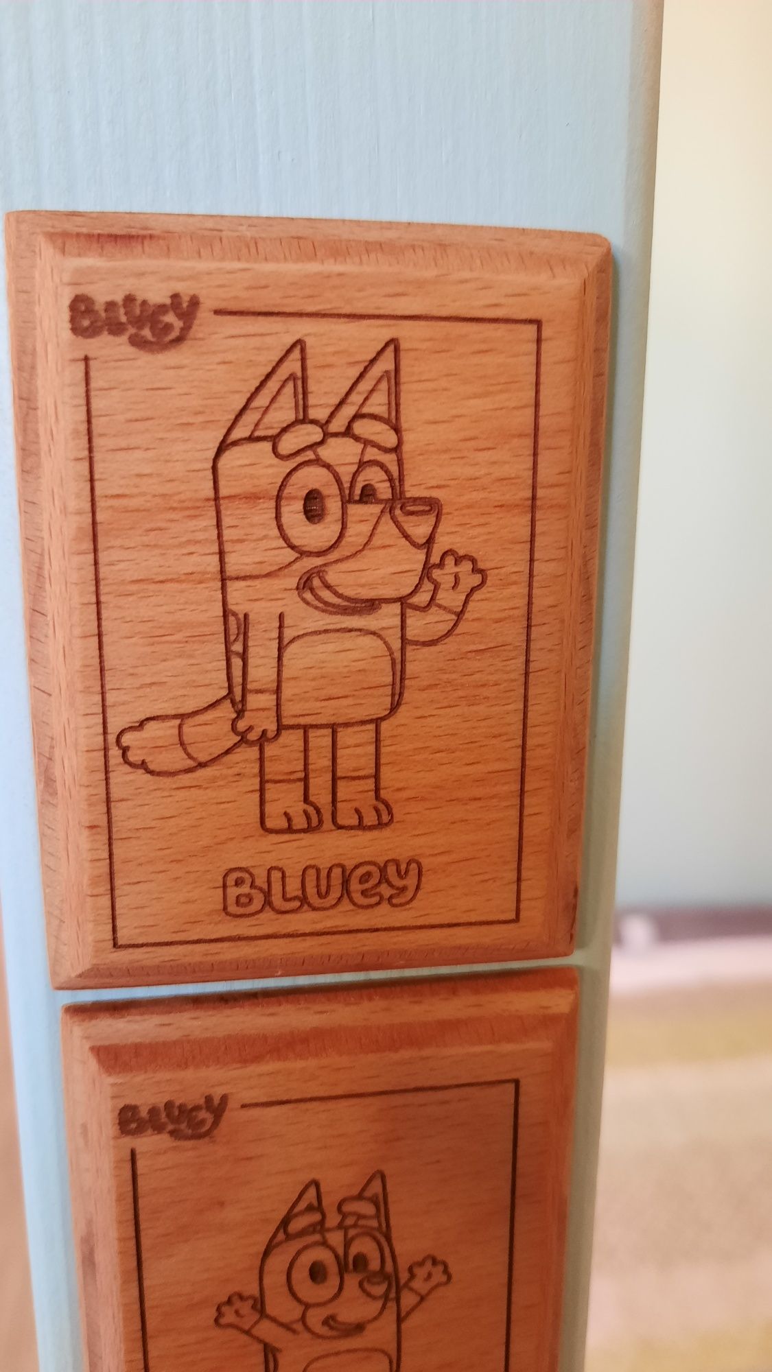Personaje Bluey gravate manual