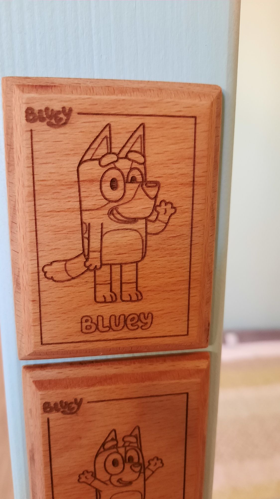 Personaje Bluey gravate manual