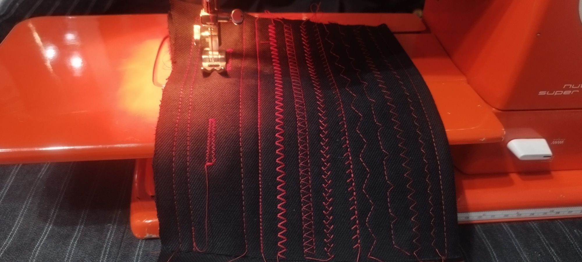 Mașina cusut Neckermann Brillant