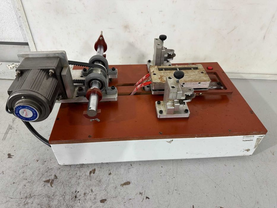 Машина за отделяне на дисплей