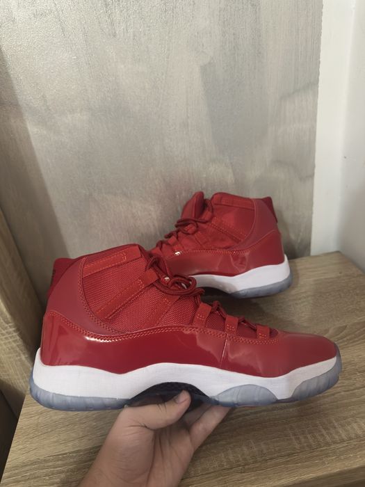 Jordan 11 red marimea 47