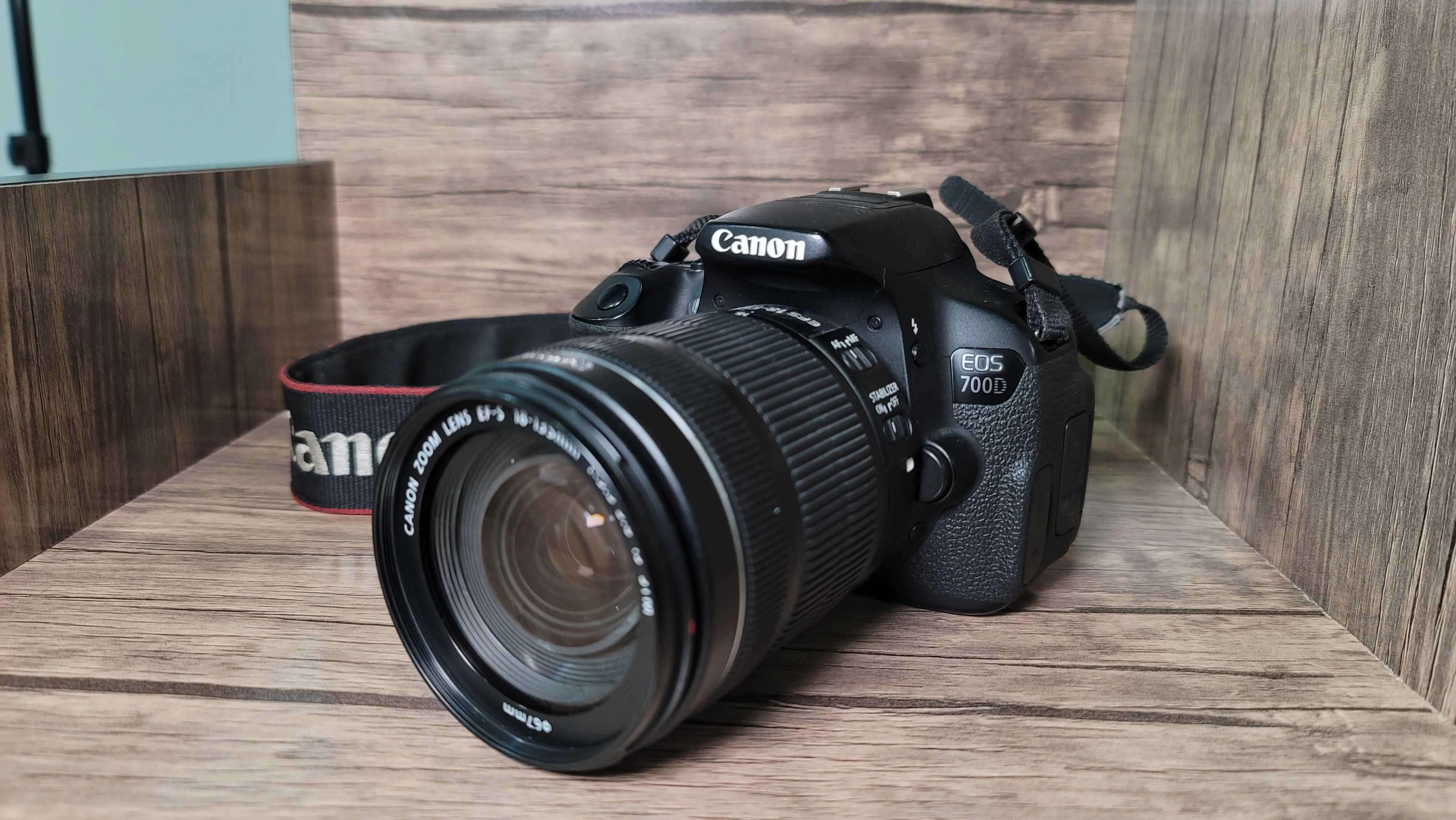 Canon 700D Фотоаппарат, 18-135 STM объектив билан сотилади