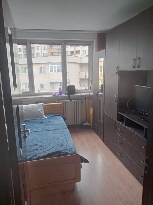 Închiriez camera de cămin