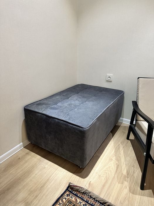 Пуфик/журнальный стол на колесах