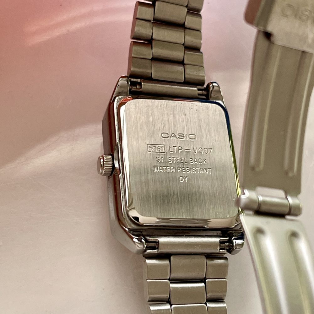 Часовник Casio