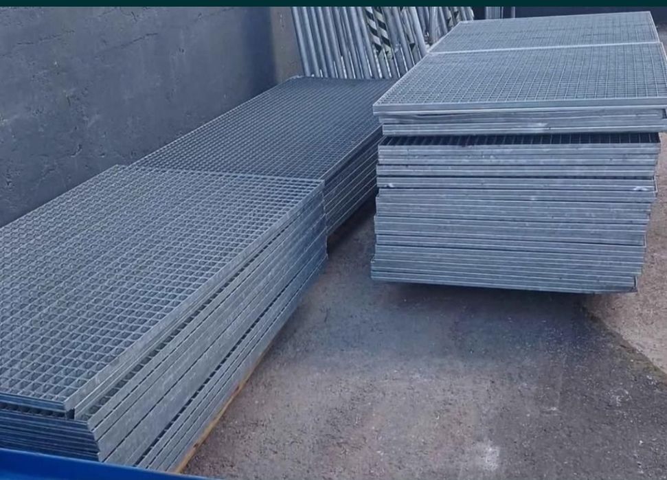 trepte zincate la orice dimensiune pentru scări metalice facem la dim