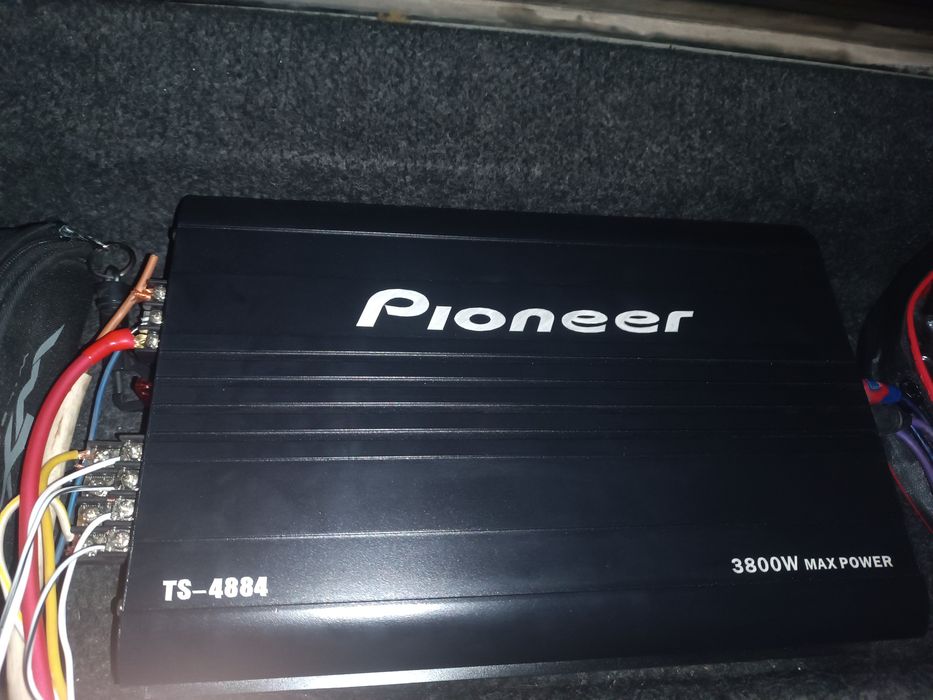 Продам автозвук комплект 2 дня пользовался